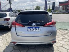 YARIS 4