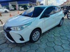 YARIS 1