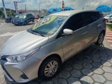 YARIS 1